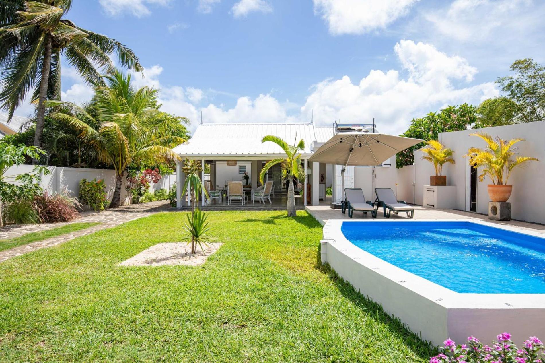 Quaint 4Bdr Villa With Pool In Grand Gaube Exterior photo